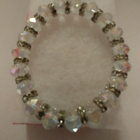Crystal Clear Metallic Bracelet - Picture 2 of 8